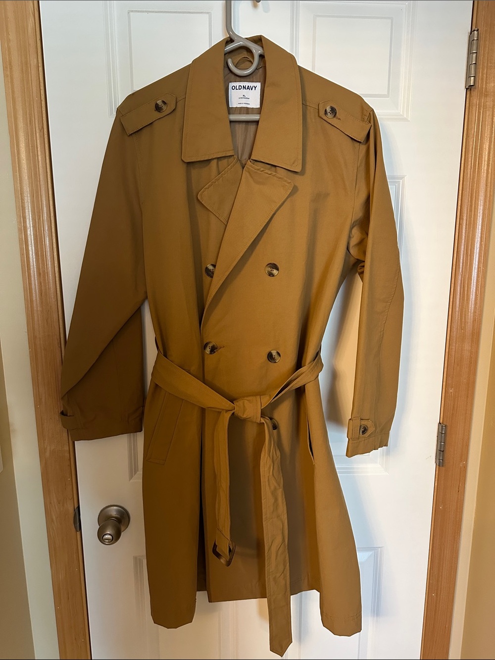 Old Navy Women’s Tan Double-Breasted Trench Coat with Belt